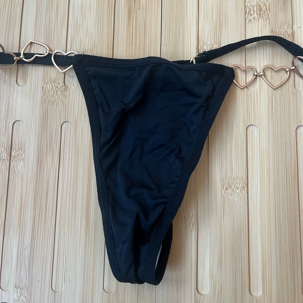 Bling, heart thong